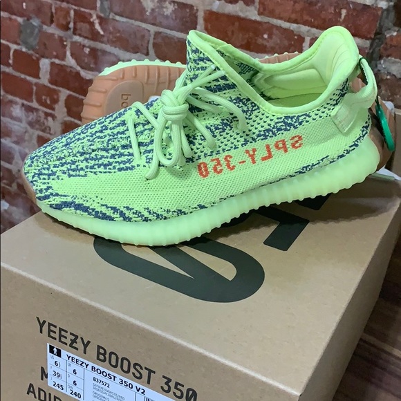 Yeezy Boost 350 V2- BRAND NEW *AUTHENTIC * - Picture 7 of 7
